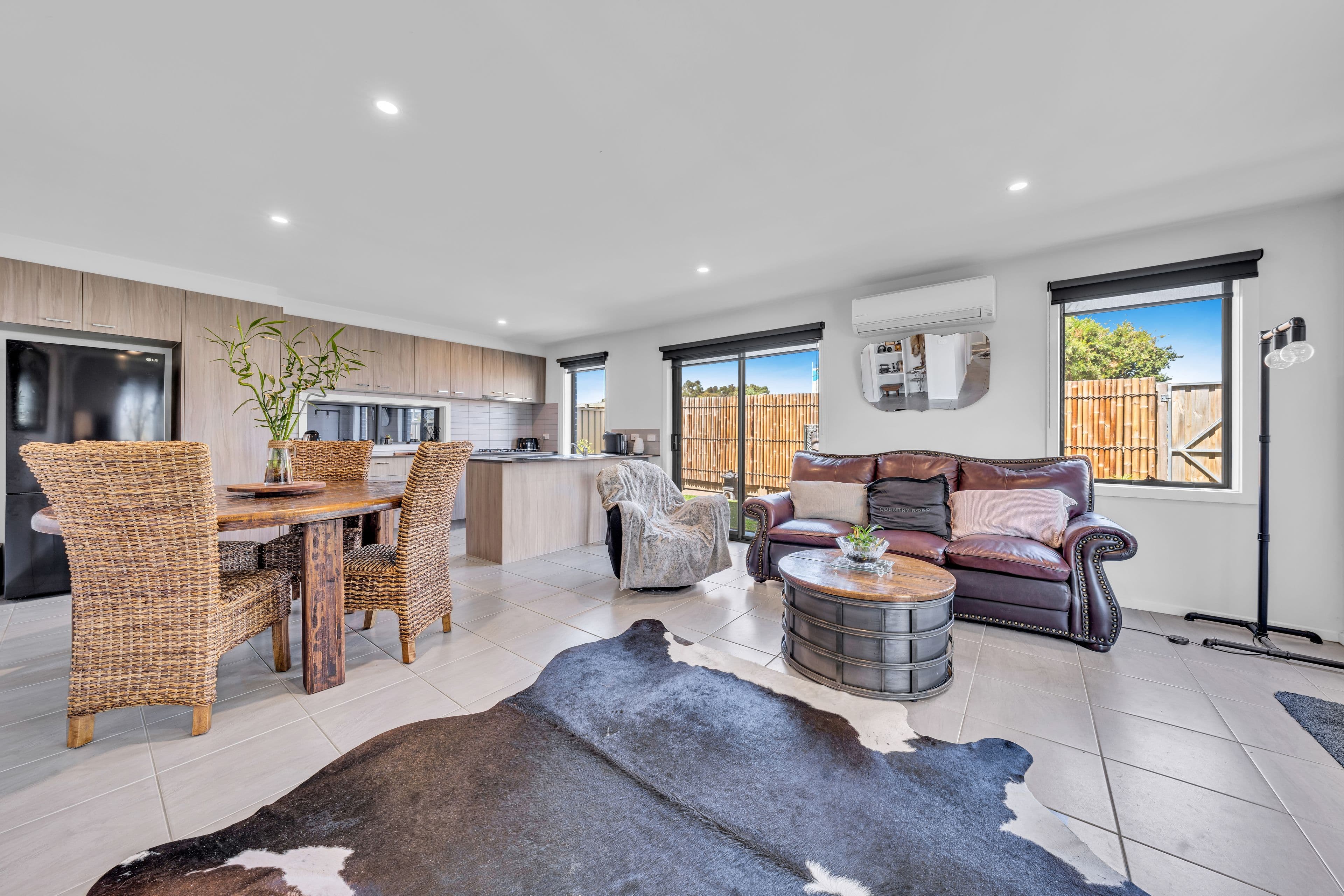 1 Sutton Crescent, Carrum Downs VIC 3201, Carrum Downs - Thumbnail 2