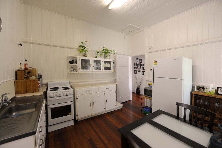 183 Russell Street, NEWTOWN QLD 4350, Newtown - Thumbnail 3