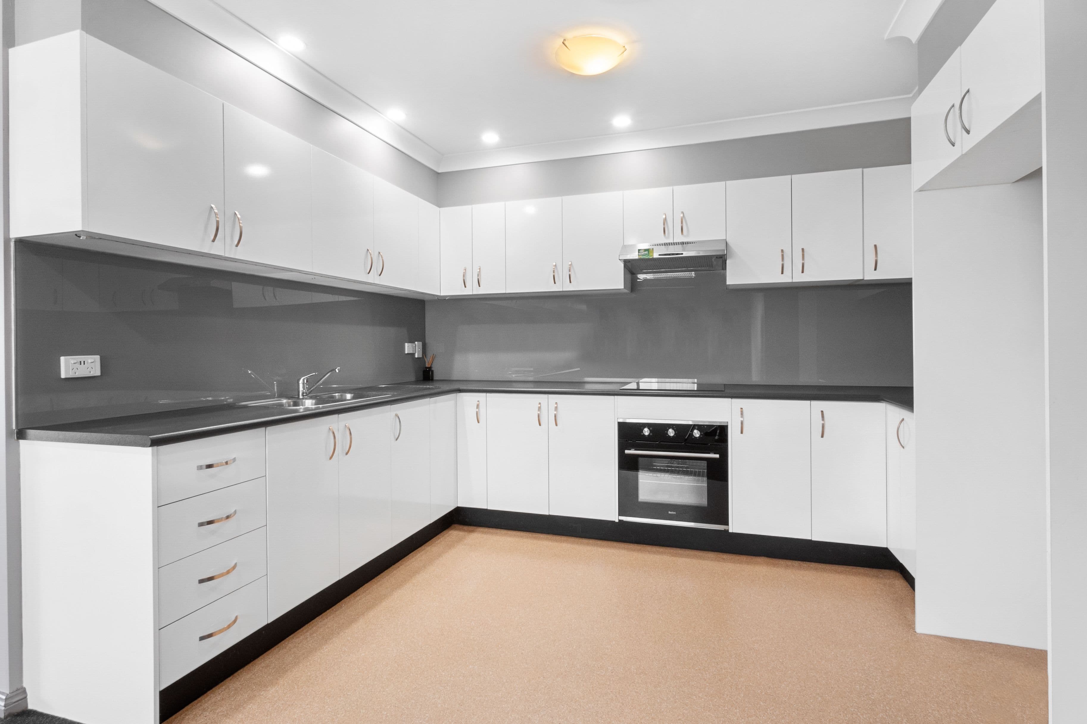 2/42 Bradley Road, South Windsor NSW 2756, South Windsor - Thumbnail 3