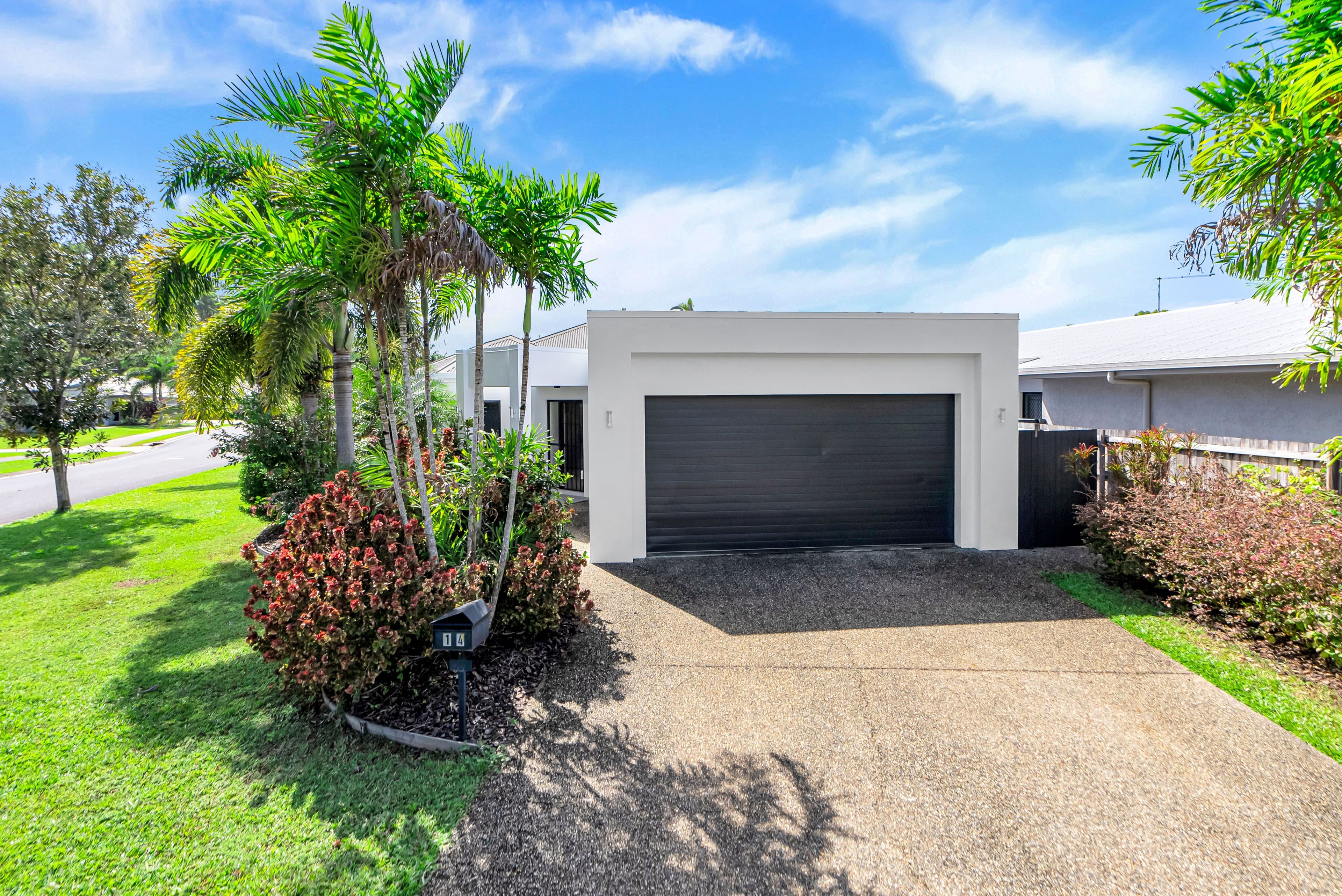14 Coastline Parade, Trinity Beach QLD 4879, Trinity Beach - Thumbnail 3