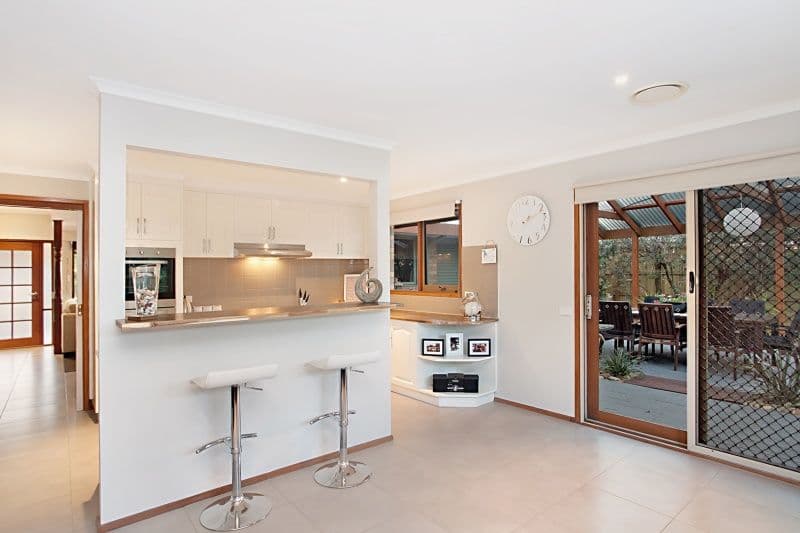 6 Bolwarra Court, CRANBOURNE WEST VIC 3977, Cranbourne West - Thumbnail 2