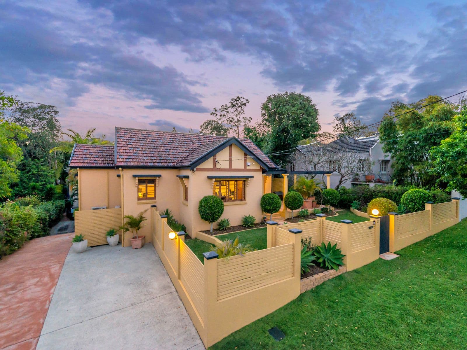 27 Campion Avenue, BARDON QLD 4065, Bardon - Thumbnail 4
