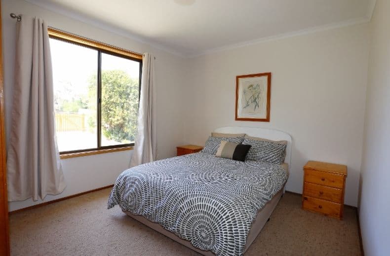 15 Cummings Street, Wodonga VIC 3690, Wodonga - Thumbnail 4
