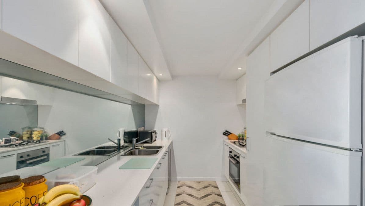 41 Harbour Town Drive, Biggera Waters QLD 4216, Biggera Waters - Thumbnail 2