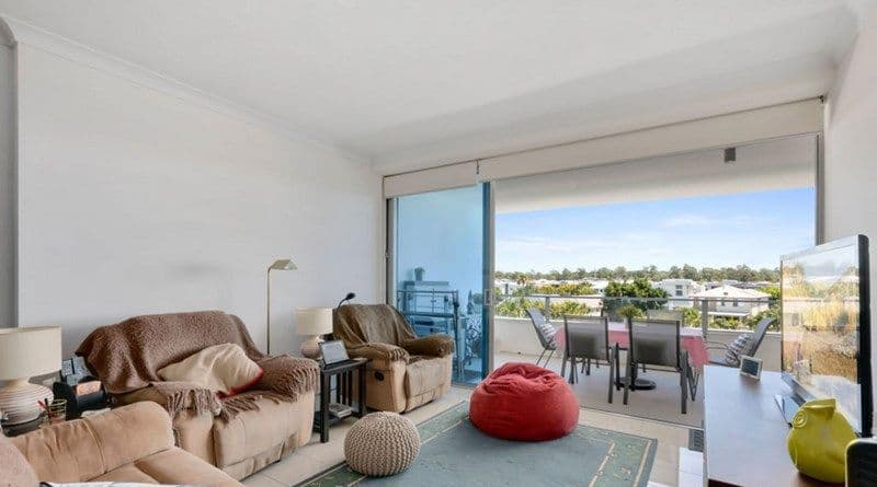 41 Harbour Town Drive, Biggera Waters QLD 4216, Biggera Waters - Thumbnail 4