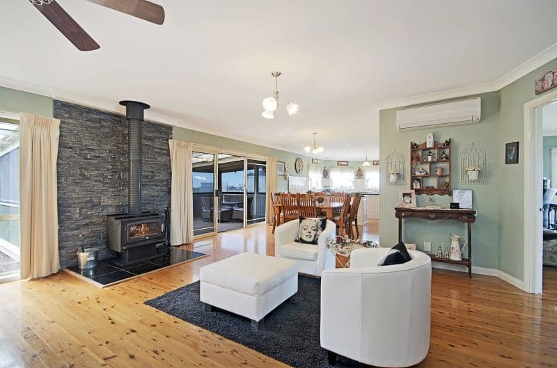 101 Yverdon Drive, Bannockburn VIC 3331, Bannockburn - Thumbnail 2