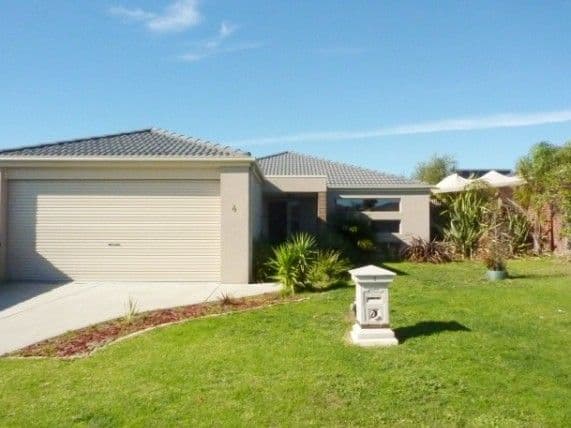4 Bernard Place, CARRUM DOWNS VIC 3201, Carrum Downs - Image 1