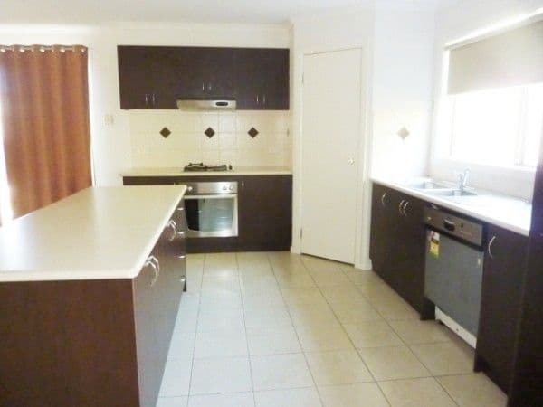 4 Bernard Place, CARRUM DOWNS VIC 3201, Carrum Downs - Thumbnail 2