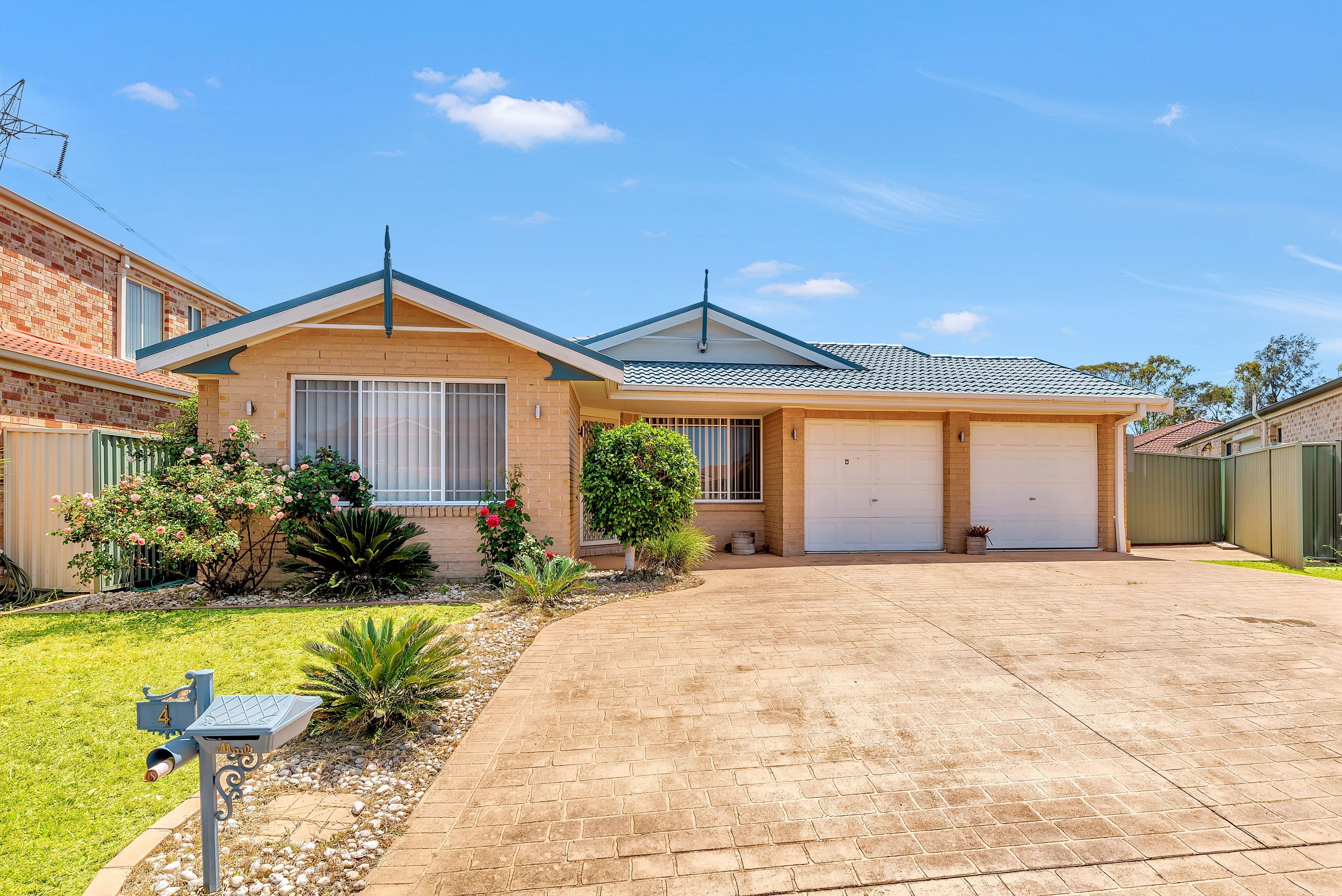 4 D'Inzeo Place, Hinchinbrook - Image 1
