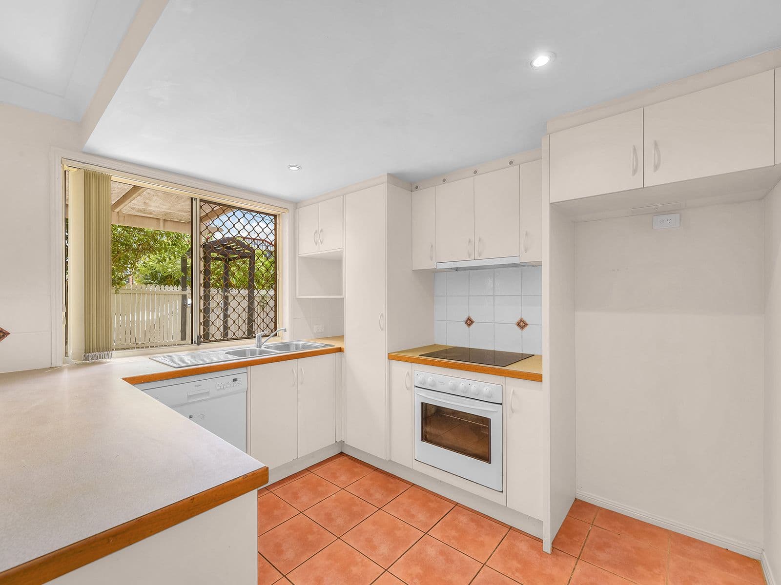 12 Greenbank Street, Chermside QLD 4032, Chermside - Thumbnail 5