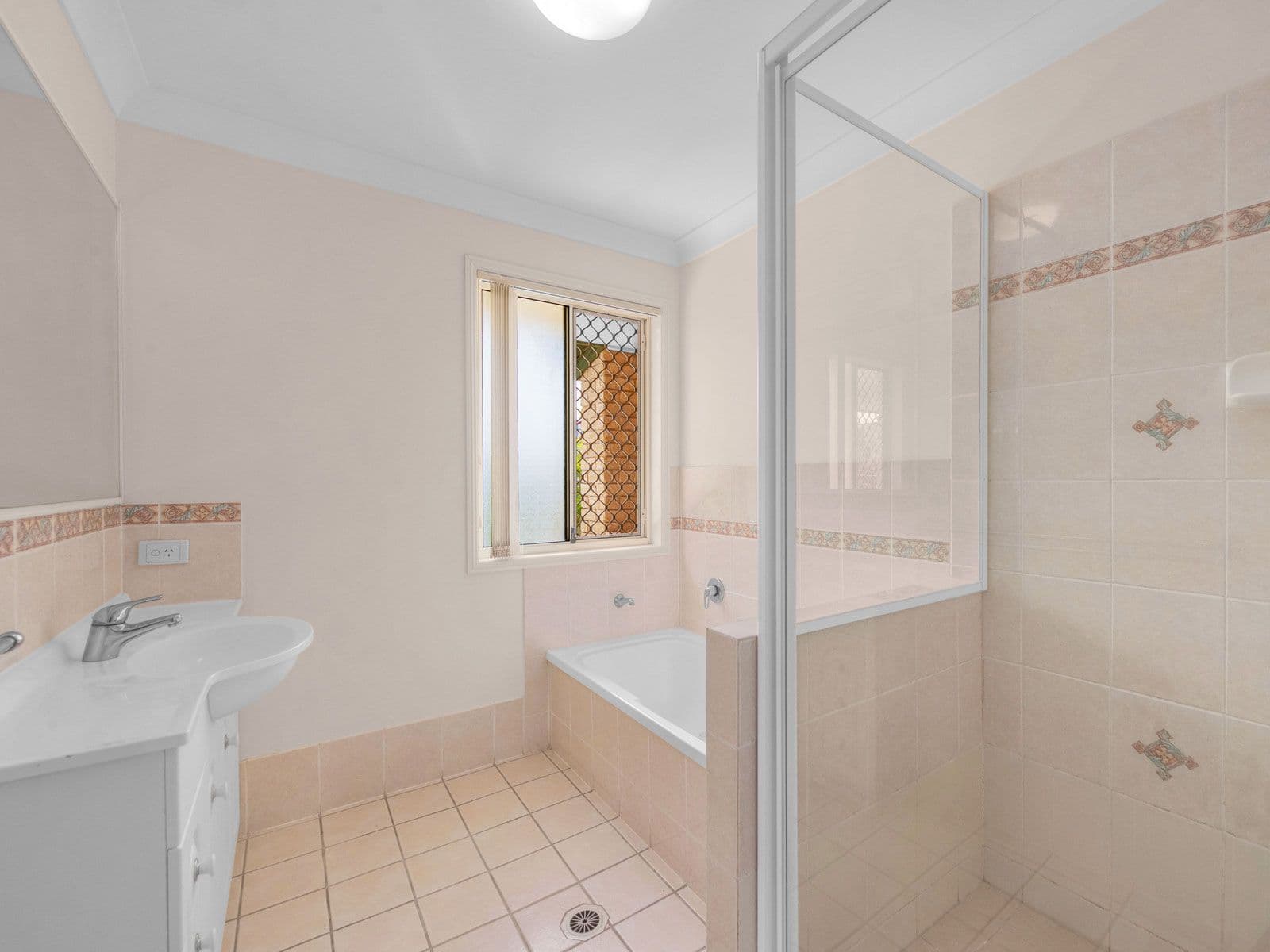 12 Greenbank Street, Chermside QLD 4032, Chermside - Thumbnail 7
