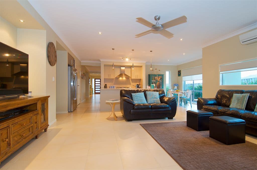 10 Laughlen Chase, Pacific Pines QLD 4211, Pacific Pines - Thumbnail 6