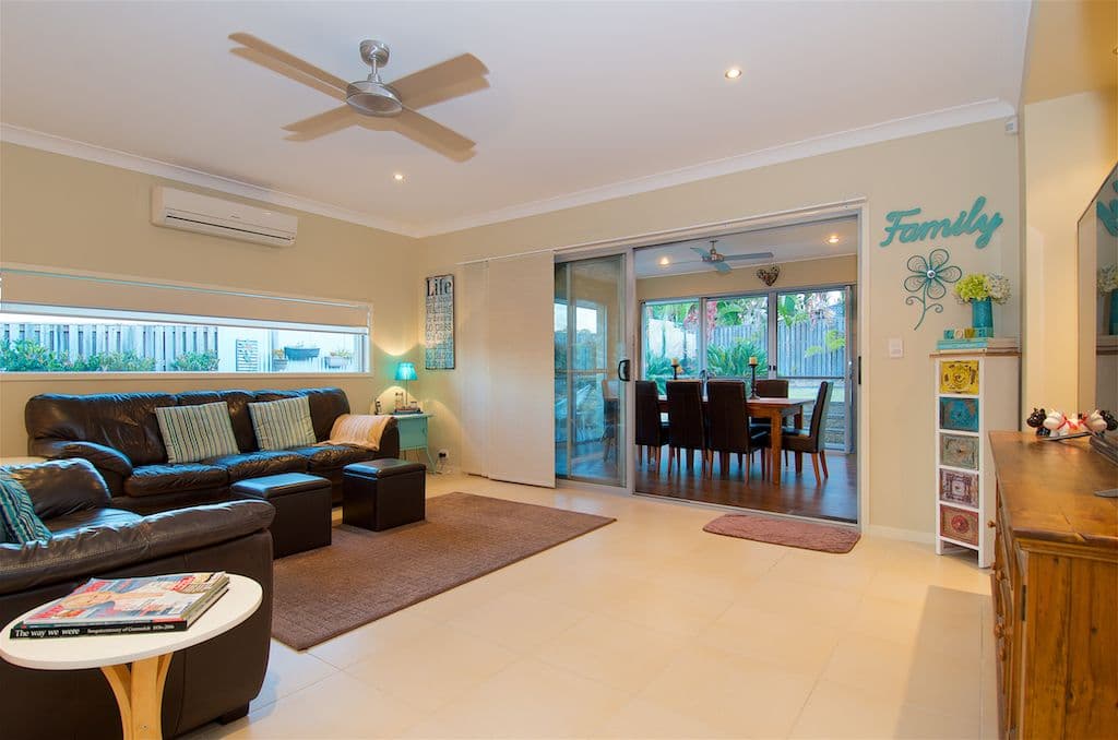 10 Laughlen Chase, Pacific Pines QLD 4211, Pacific Pines - Thumbnail 7