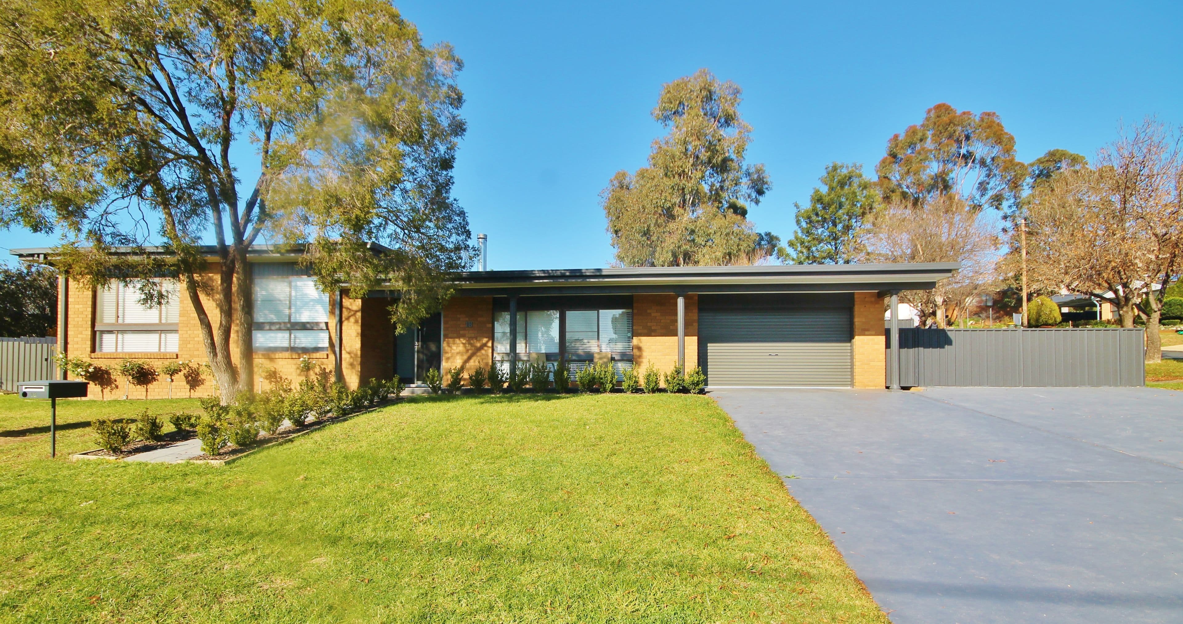 18 Cowper Street, Young - Image 1