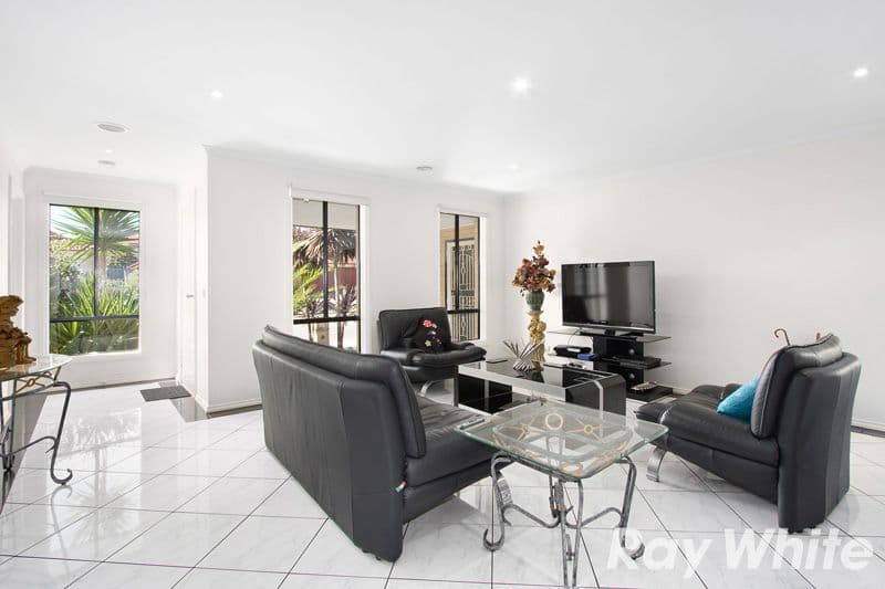 64 Storey Drive, Pakenham VIC 3810, Pakenham - Thumbnail 3