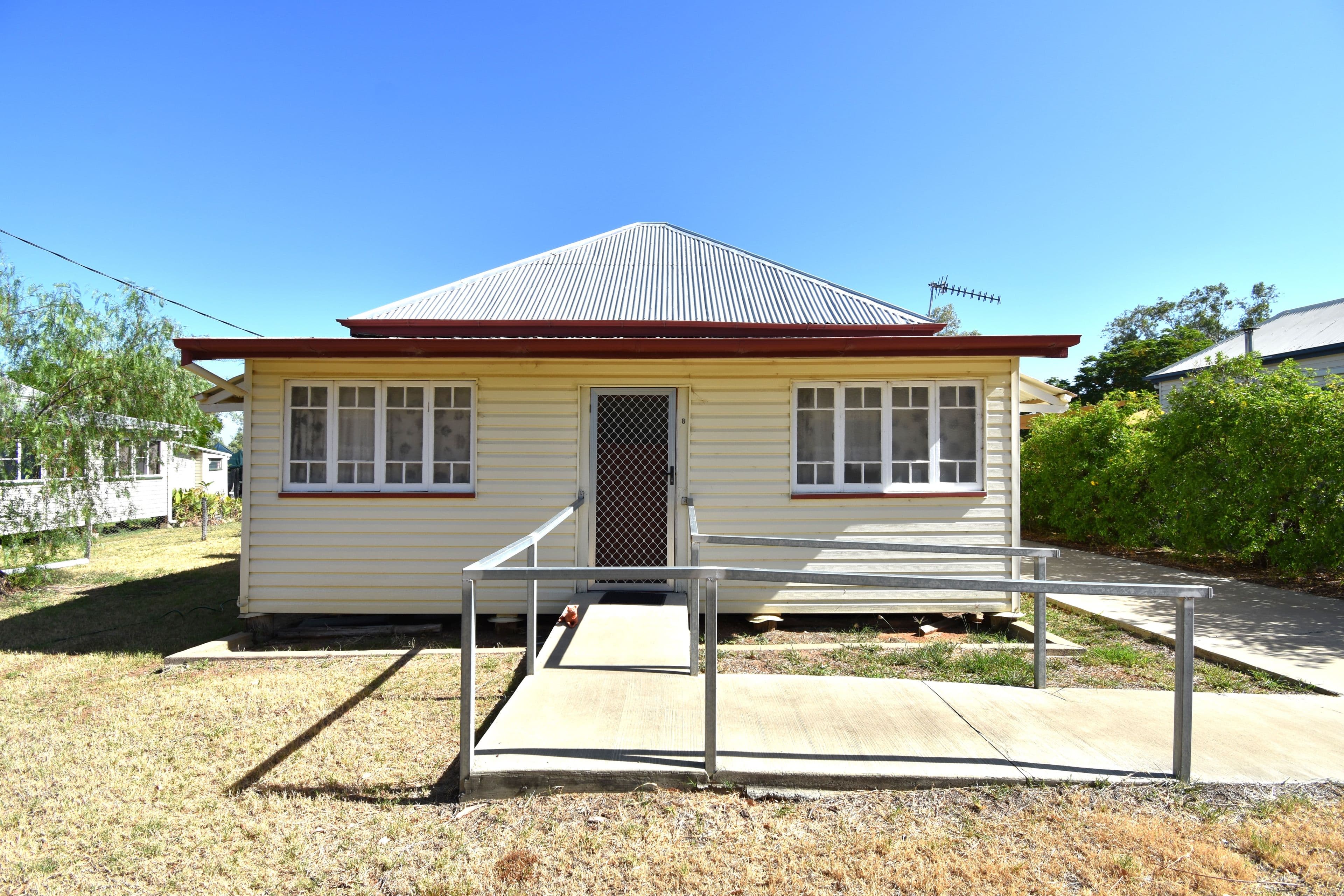 32 Cypress Street, Barcaldine QLD 4725, Barcaldine - Image 1