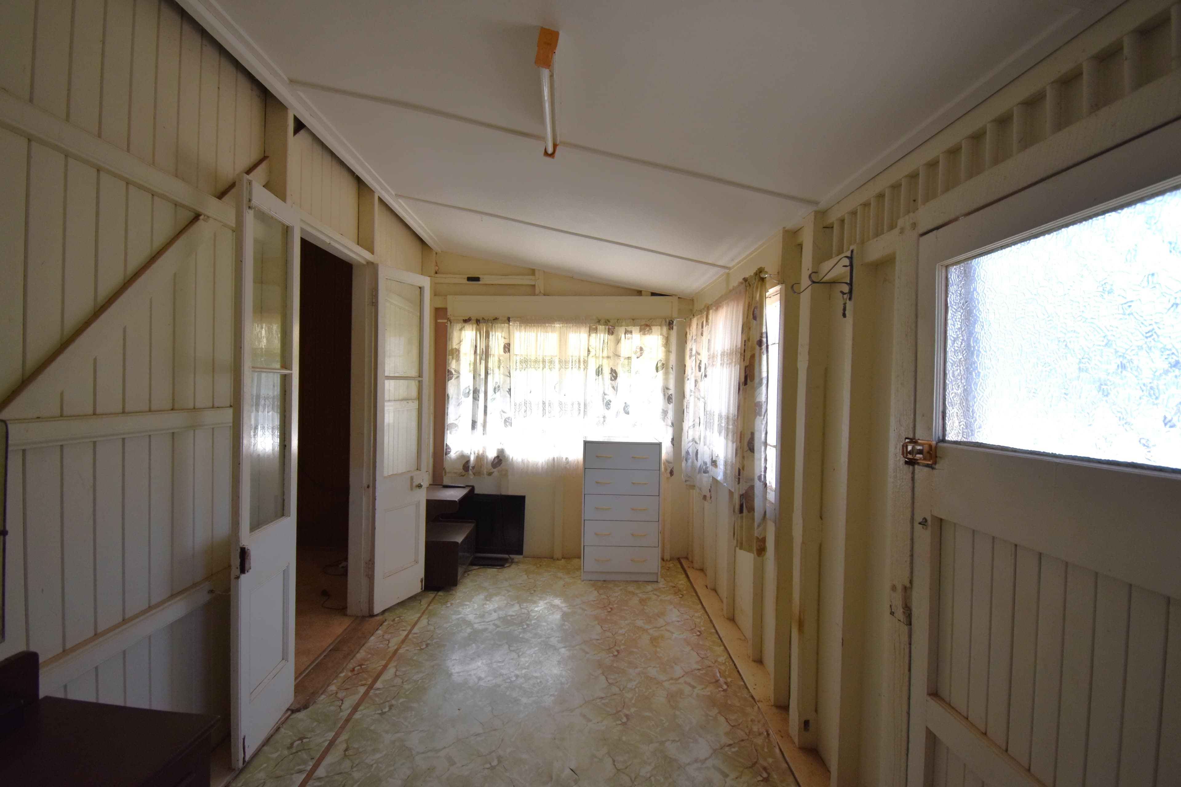 32 Cypress Street, Barcaldine QLD 4725, Barcaldine - Thumbnail 2