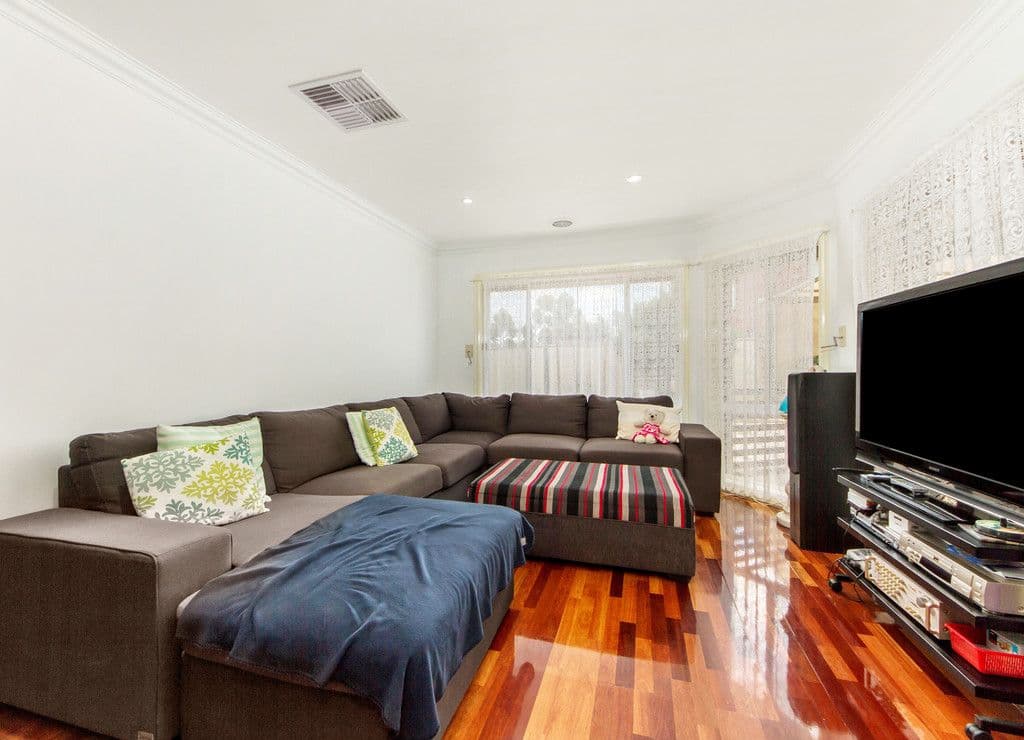 27 Pinewood Crescent, Cairnlea VIC 3023, Cairnlea - Thumbnail 5