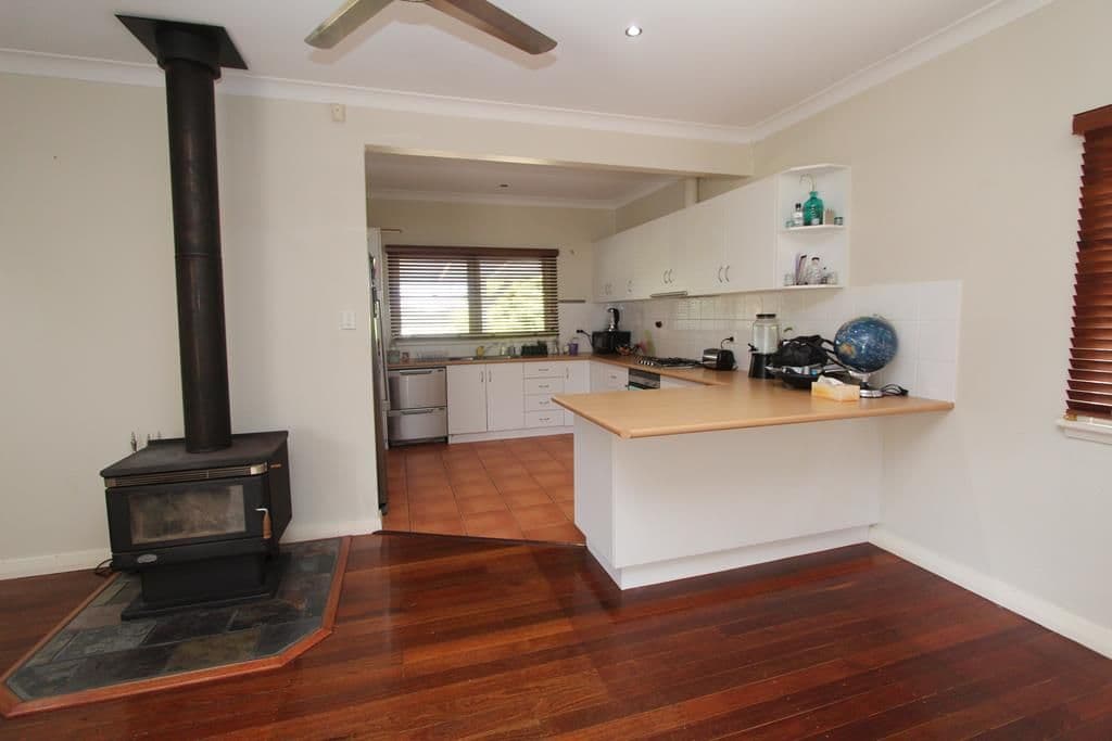 65 Duncan Street, Tenterfield - Thumbnail 2