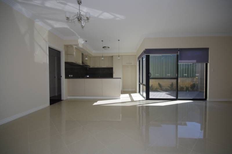 13b Keemore Drive, BALGA WA 6061, Balga - Thumbnail 2