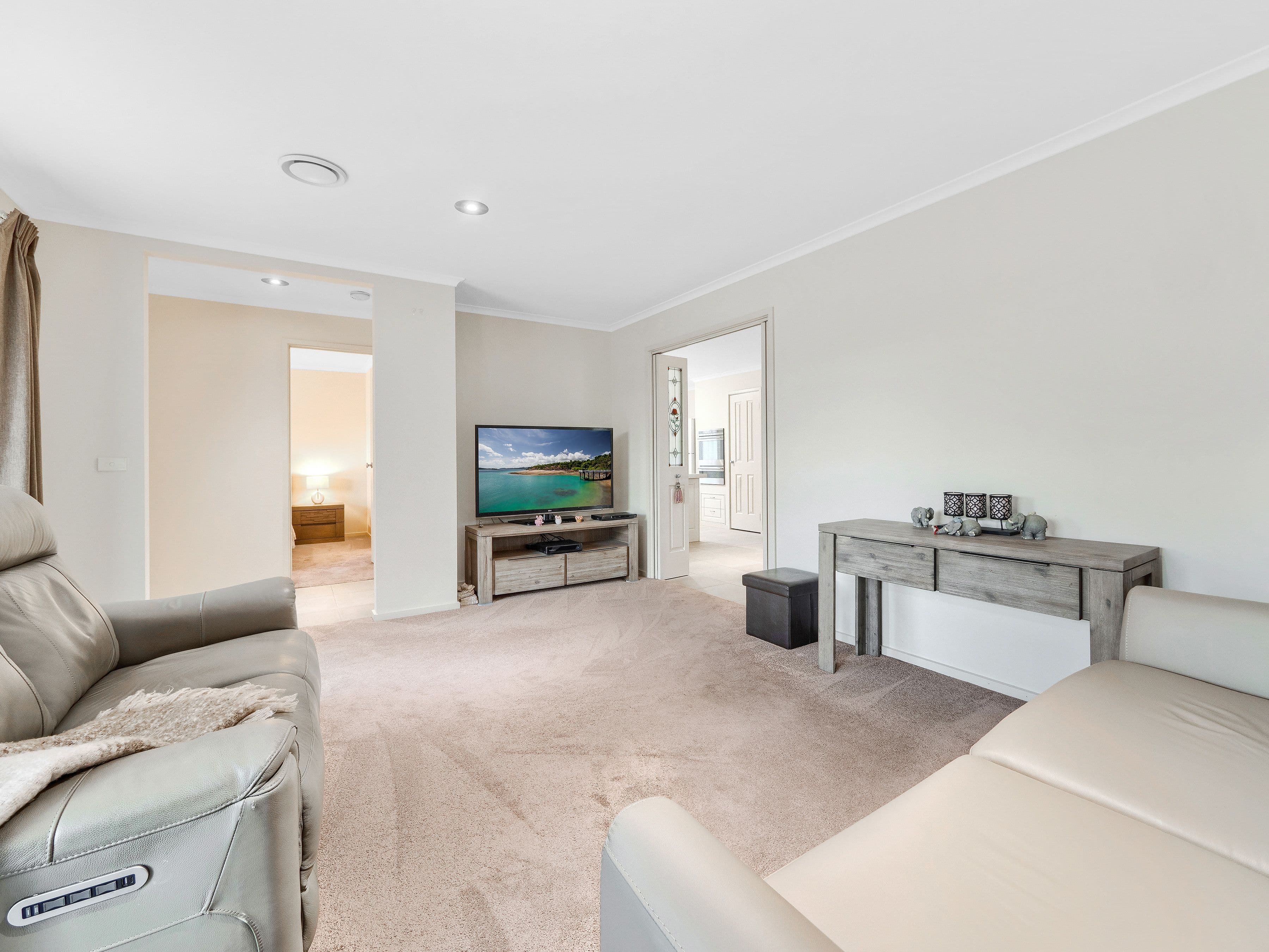 8 Reginald Court, Cranbourne West VIC 3977, Cranbourne West - Thumbnail 3