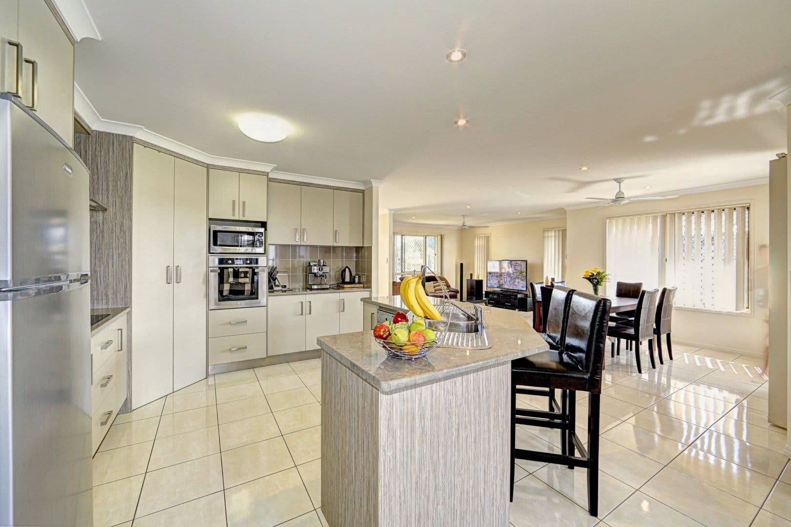 32 Greathead Road, ASHFIELD QLD 4670, Ashfield - Thumbnail 4