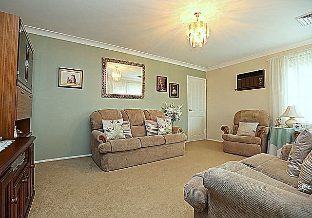 63 Oak Drive, GEORGES HALL NSW 2198, Georges Hall - Thumbnail 2
