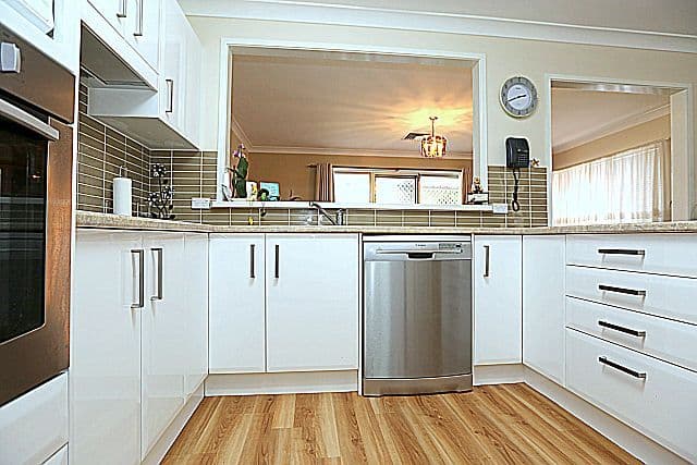 63 Oak Drive, GEORGES HALL NSW 2198, Georges Hall - Thumbnail 3