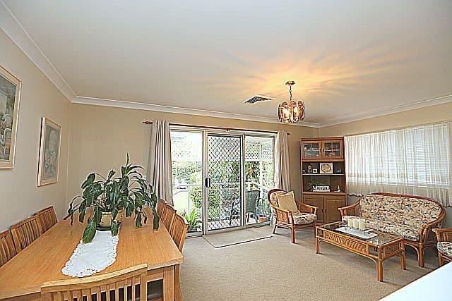 63 Oak Drive, GEORGES HALL NSW 2198, Georges Hall - Thumbnail 4