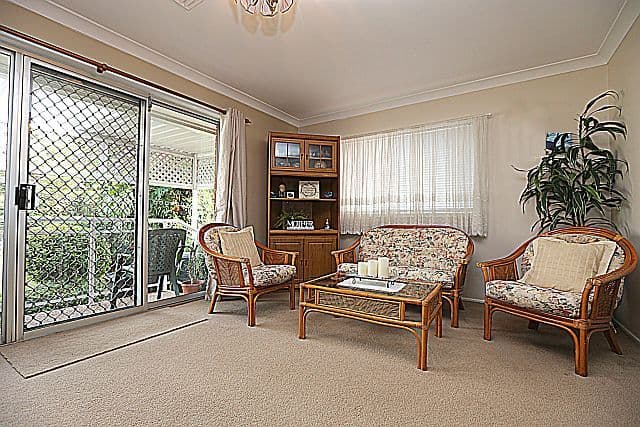 63 Oak Drive, GEORGES HALL NSW 2198, Georges Hall - Thumbnail 6