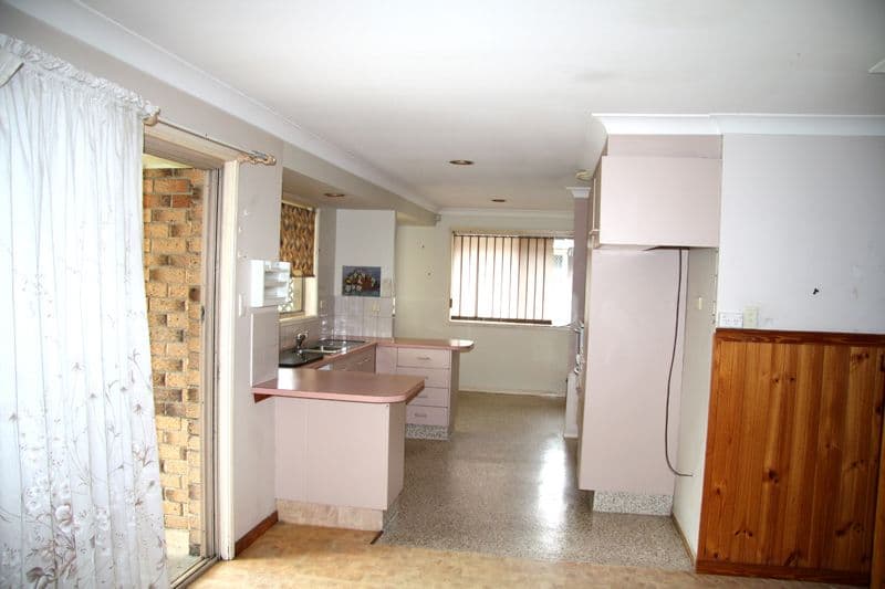 28 St Kilda Crescent, TWEED HEADS WEST NSW 2485, Tweed Heads West - Thumbnail 3