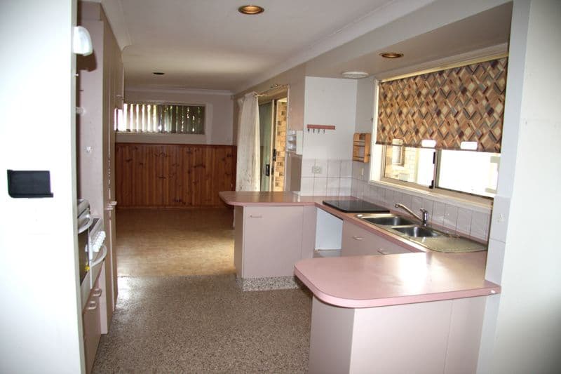 28 St Kilda Crescent, TWEED HEADS WEST NSW 2485, Tweed Heads West - Thumbnail 4