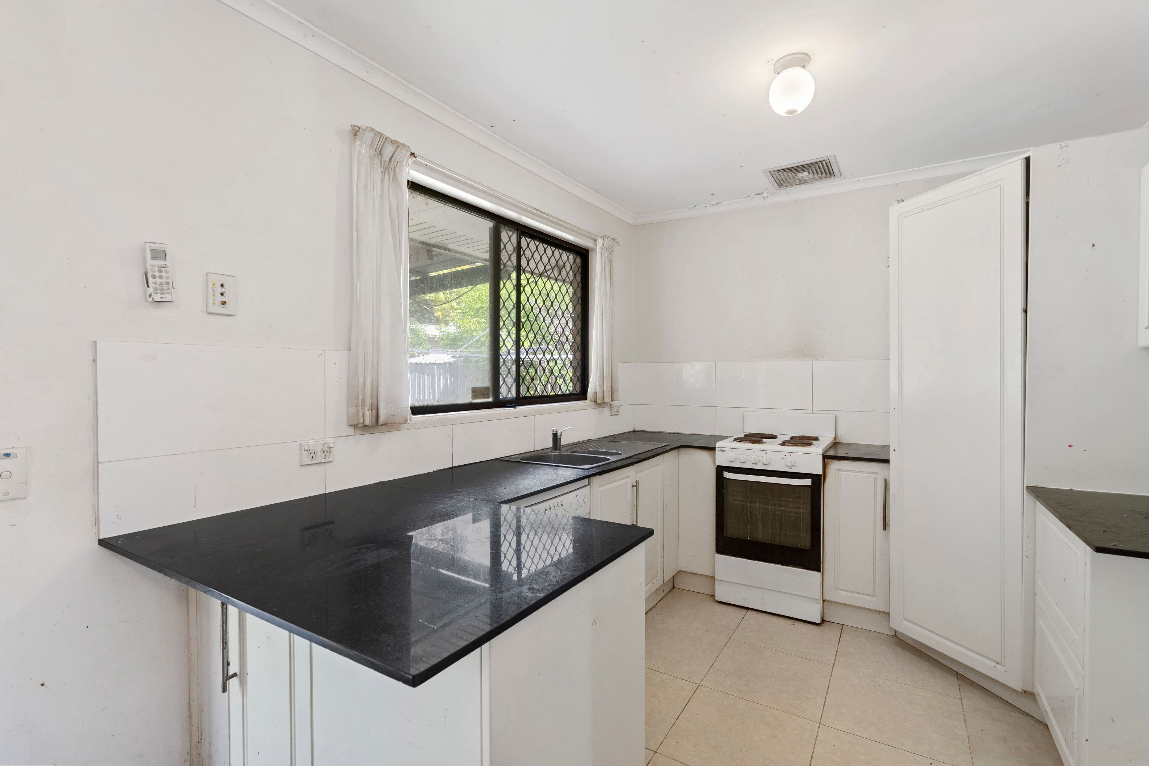 8 Forestwood Street, Crestmead QLD 4132, Crestmead - Thumbnail 4