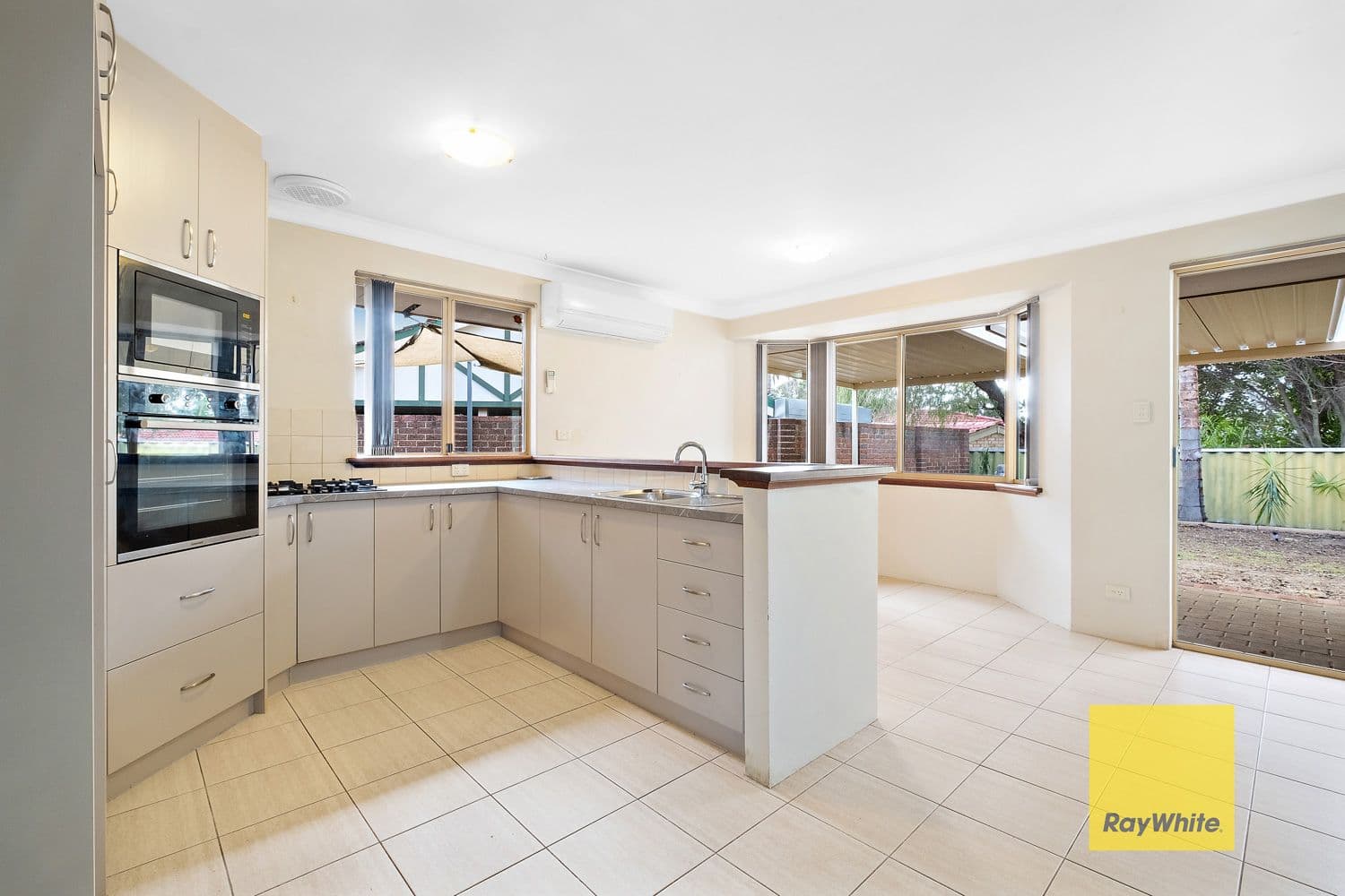 12A Hazelwood Ramble, Ballajura WA 6066, Ballajura - Thumbnail 8