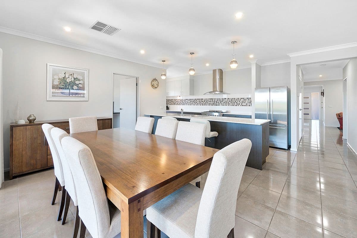 22 Bayley Place, Cranbourne West VIC 3977, Cranbourne West - Thumbnail 2