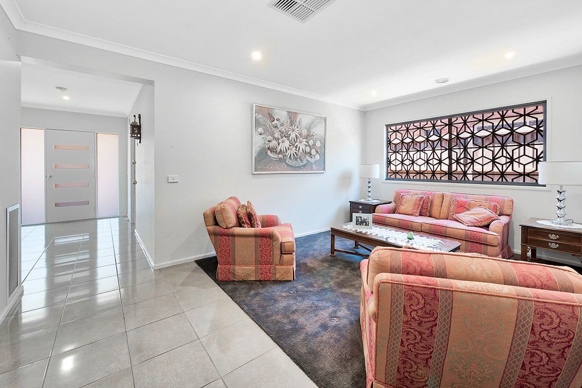 22 Bayley Place, Cranbourne West VIC 3977, Cranbourne West - Thumbnail 3