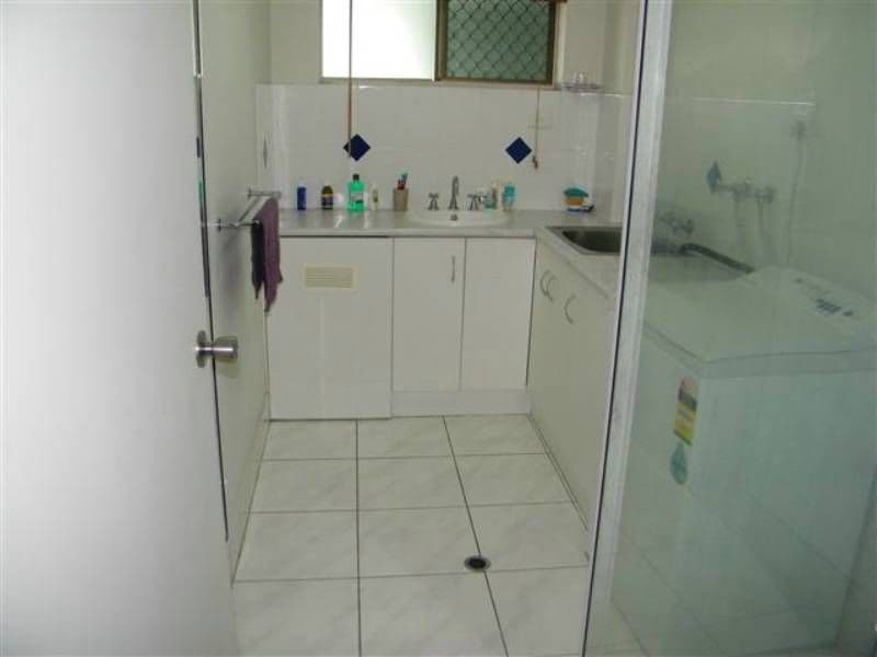 8 Roseberry Street, GLADSTONE QLD 4680, Gladstone Central - Thumbnail 4