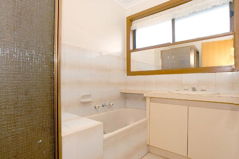 19  Kennington Park Drive, ENDEAVOUR HILLS VIC 3802, Endeavour Hills - Thumbnail 7