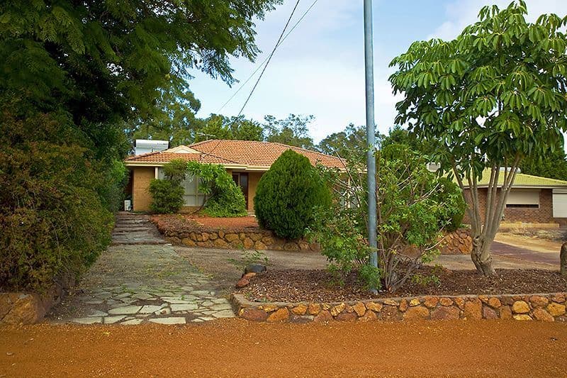 13 Temby Avenue, KALAMUNDA WA 6076, Kalamunda - Thumbnail 2