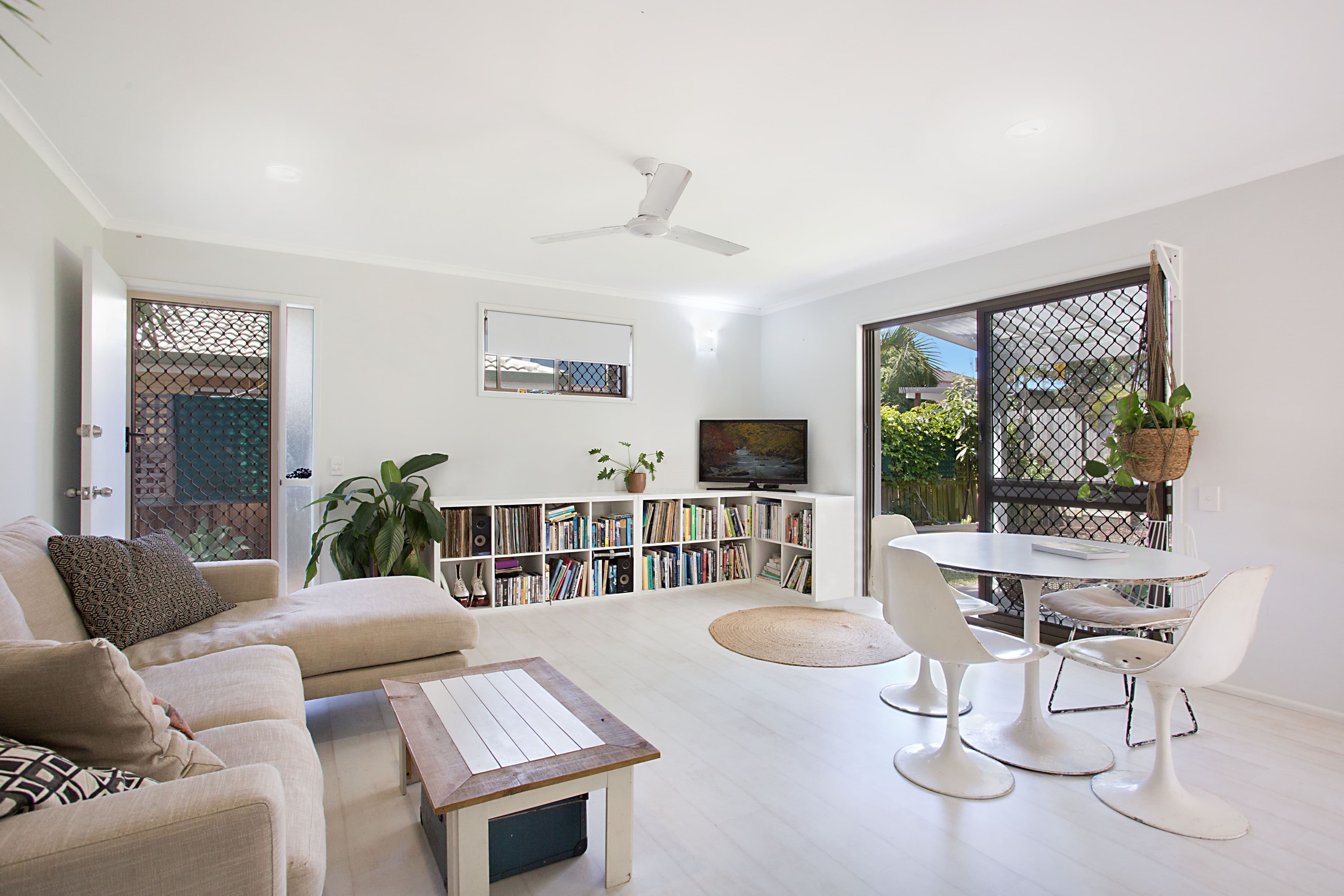 53 Albion Avenue, Miami QLD 4220, Miami - Thumbnail 2