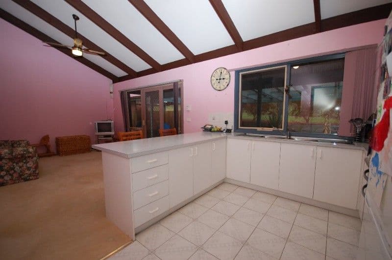 7 Adare Close, Peregian Springs - Thumbnail 2