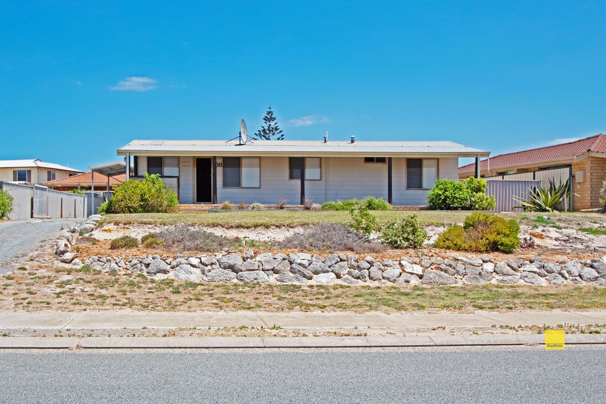 38 Hunter Crescent, Green Head WA 6514, Green Head - Image 1