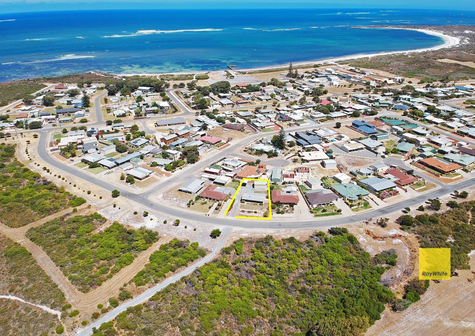38 Hunter Crescent, Green Head WA 6514, Green Head - Thumbnail 2