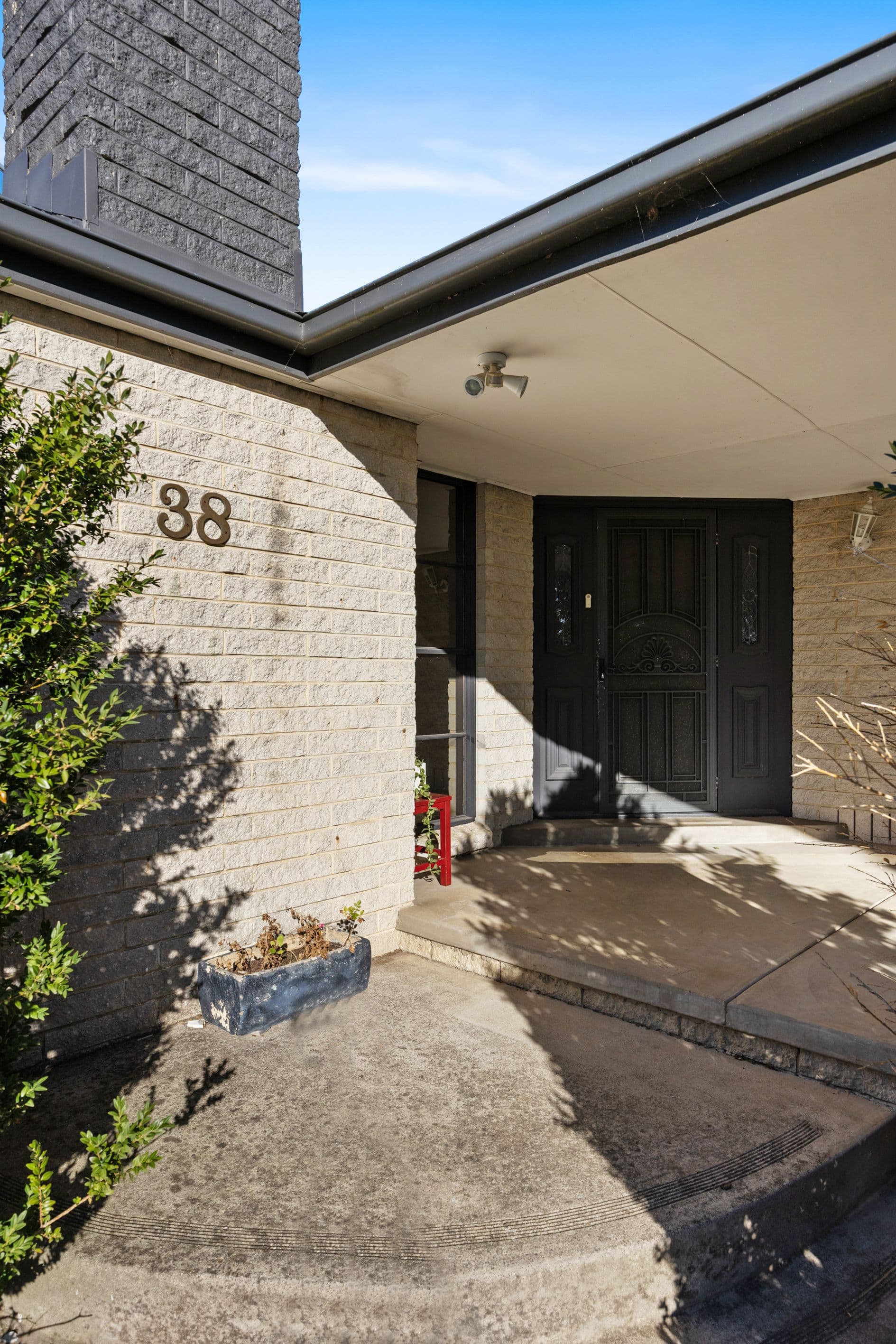 38 County Drive, Berwick VIC 3806, Berwick - Thumbnail 2