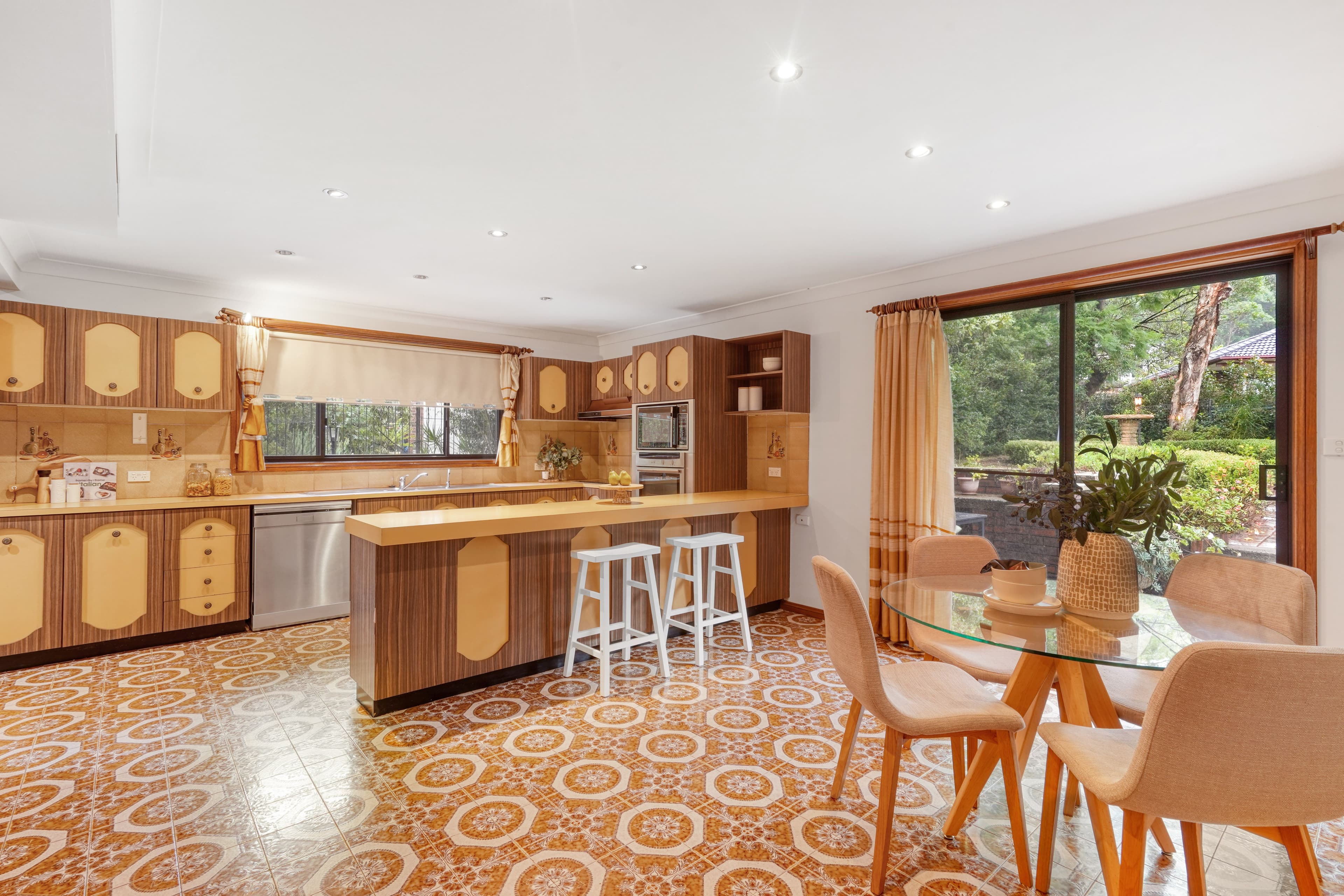 11 Victor Close, Baulkham Hills NSW 2153, Baulkham Hills - Thumbnail 5