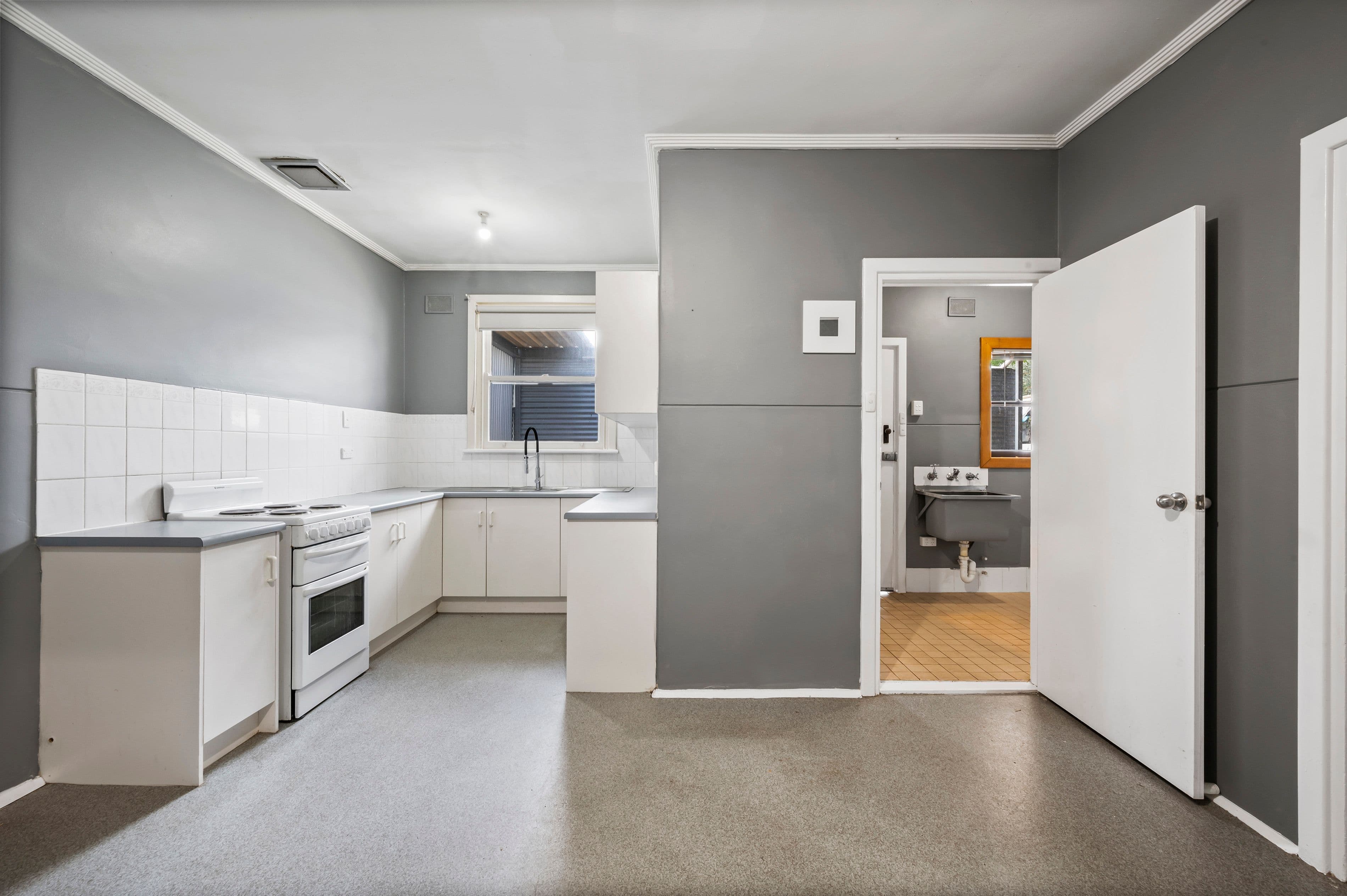 33 Jeffries Road, Elizabeth South SA 5112, Elizabeth South - Thumbnail 2