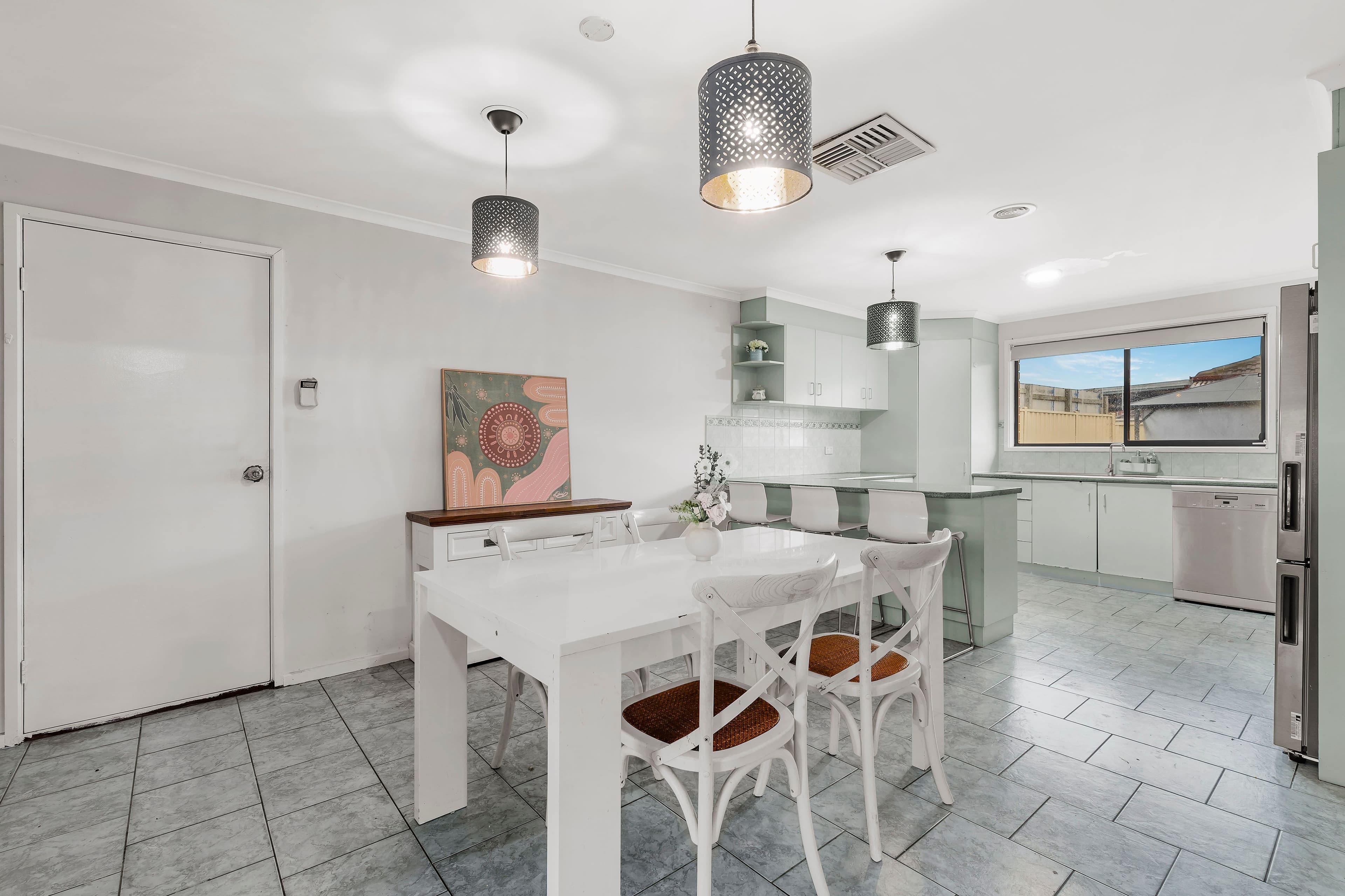 139 Roycroft Avenue, Mill Park VIC 3082, Mill Park - Thumbnail 3