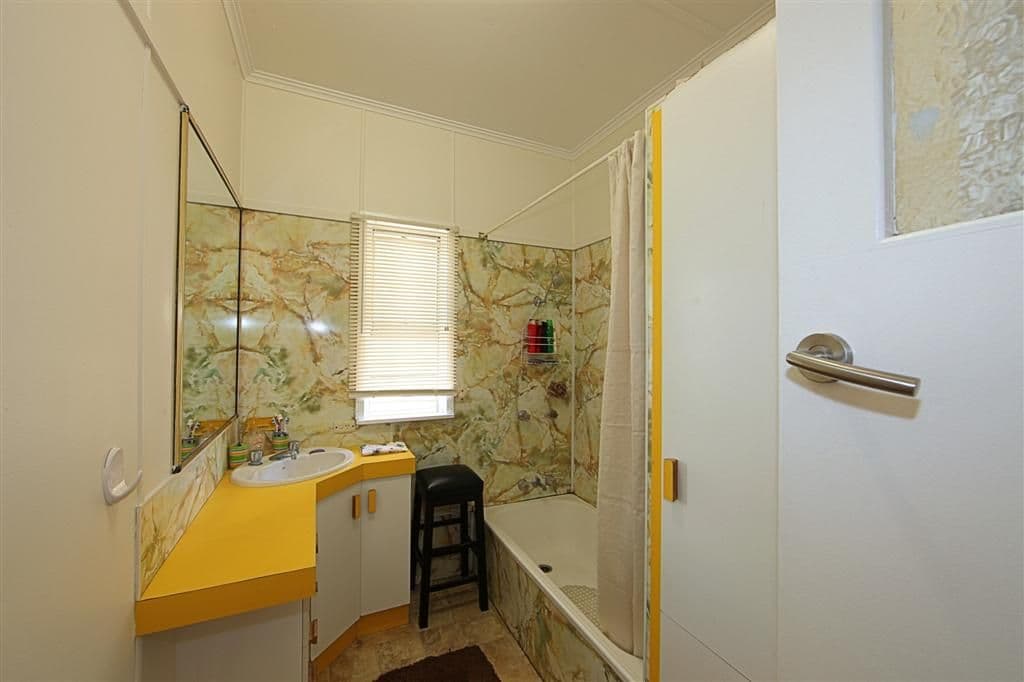 58 Montgomery Street, SVENSSON HEIGHTS QLD 4670, Svensson Heights - Thumbnail 8