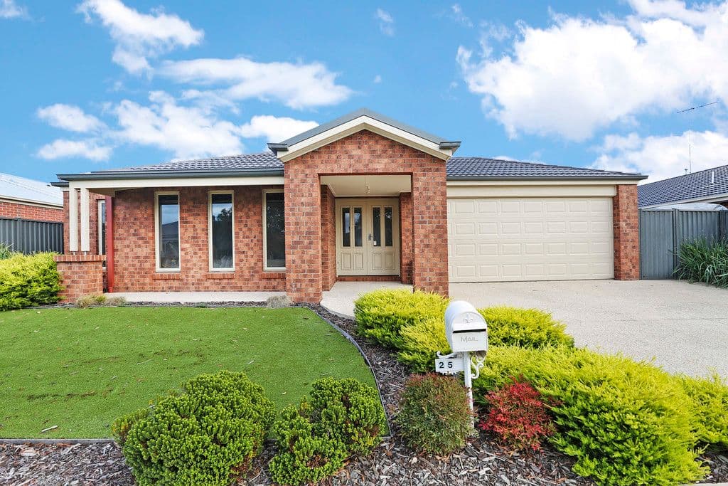 25 Mathieson Place, Lara VIC 3212, Lara - Image 1