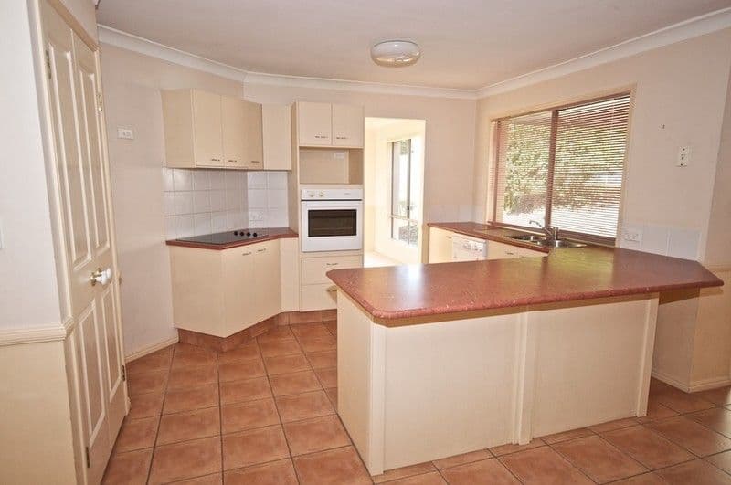 21 Zeller Crescent, ARUNDEL QLD 4214, Arundel - Thumbnail 2